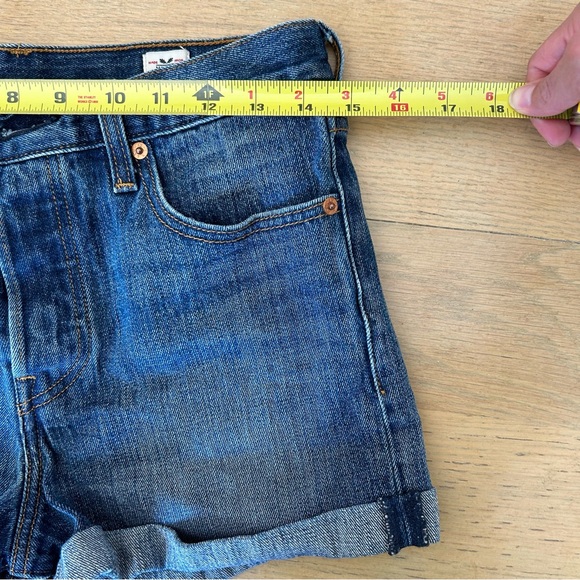 Levi’s - wedgie fit cuffed cone denim shorts - size 29 - Picture 4 of 6